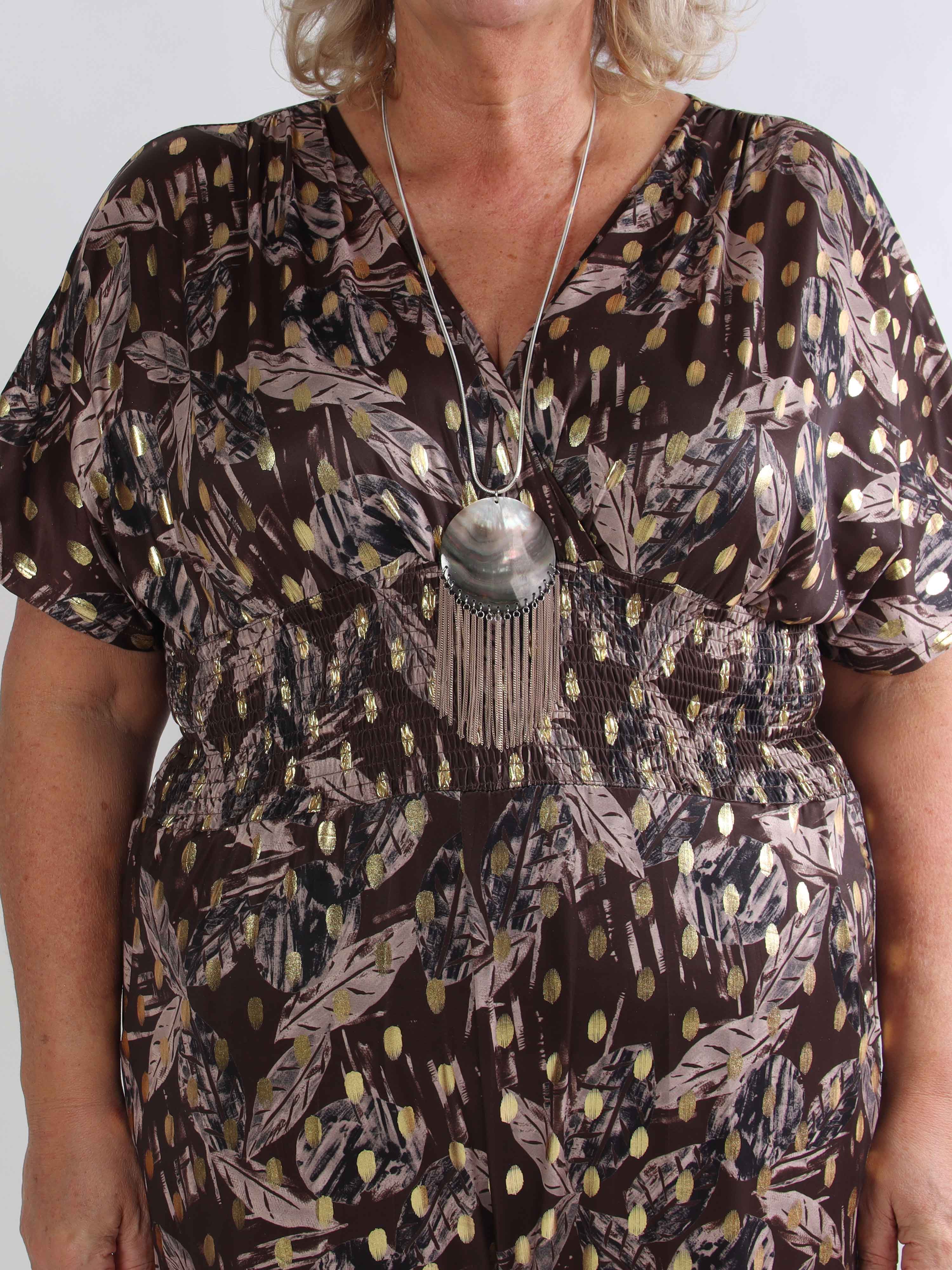 Pams Leafage Jumpsuit - Plus size buksedragt i bladmønster med guld dutter